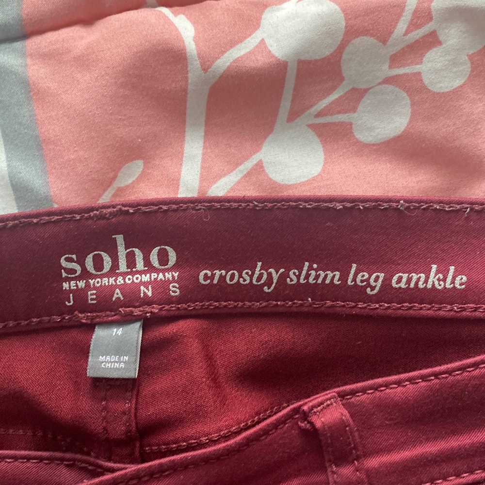 Soho slim leg ankle pants